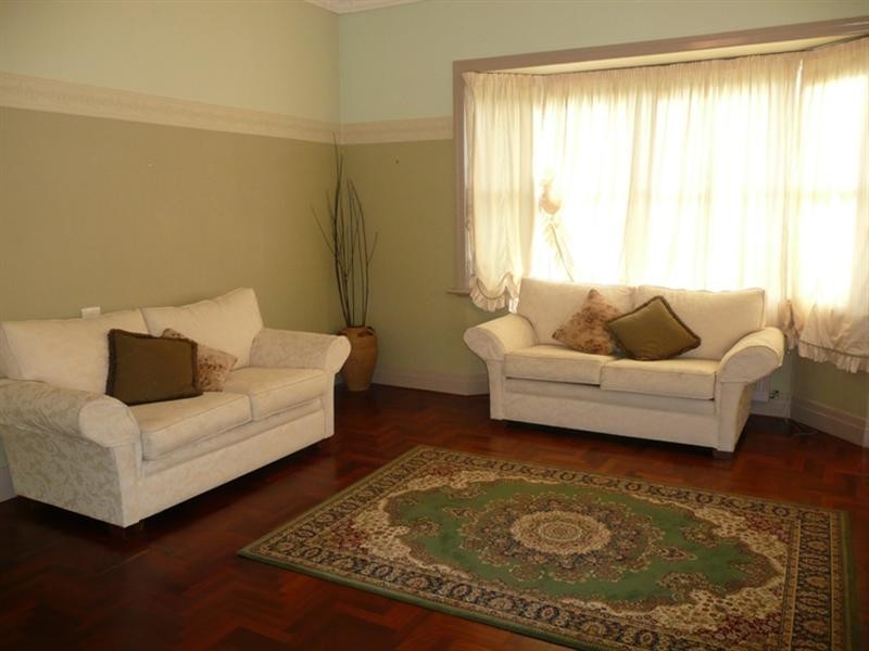 13 Walker Avenue, Mitcham VIC 3132