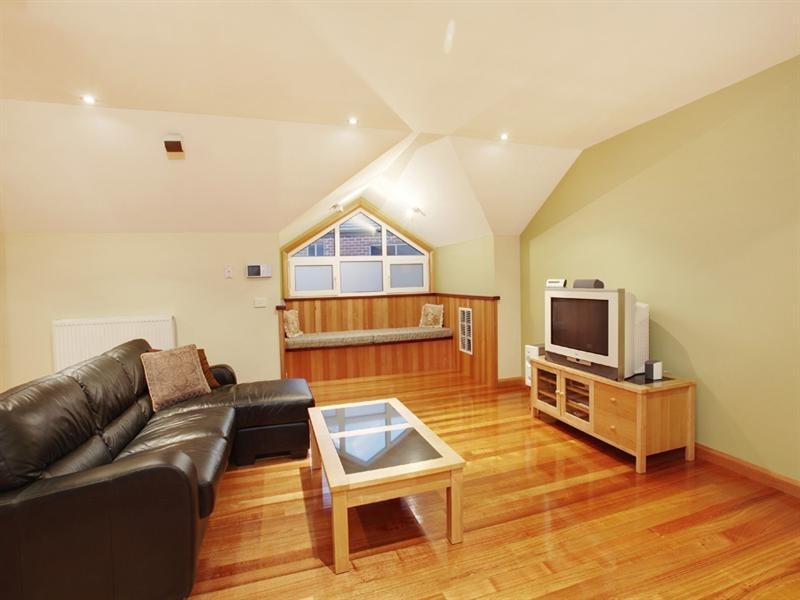 15 Moroney Drive, Chadstone VIC 3148