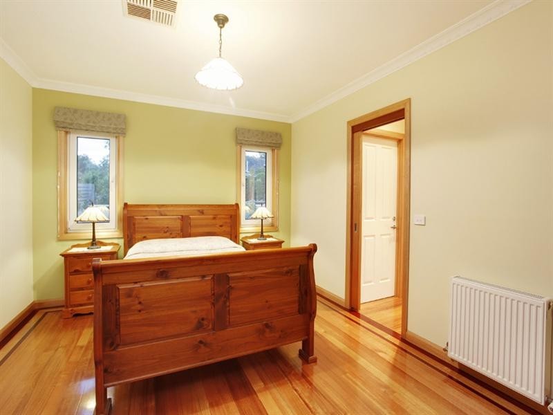 15 Moroney Drive, Chadstone VIC 3148