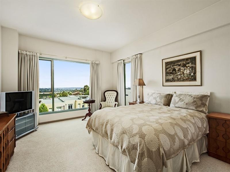 203/1 Sovereign Point Court, Doncaster VIC 3108