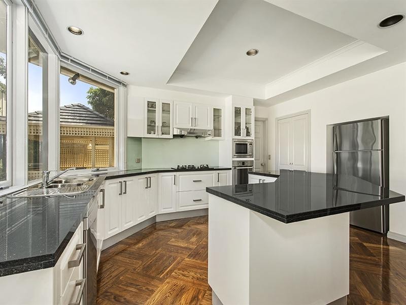 18 Hillhouse Road, Templestowe VIC 3106