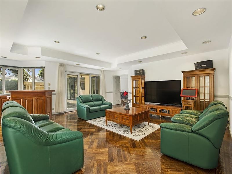 18 Hillhouse Road, Templestowe VIC 3106