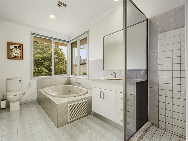 18 Hillhouse Road, Templestowe VIC 3106