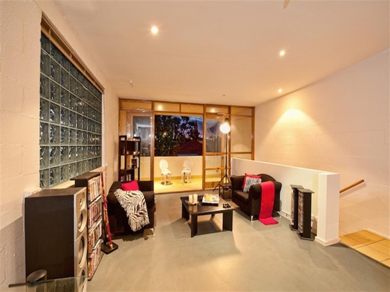 22 Peters Lane, Abbotsford VIC 3067