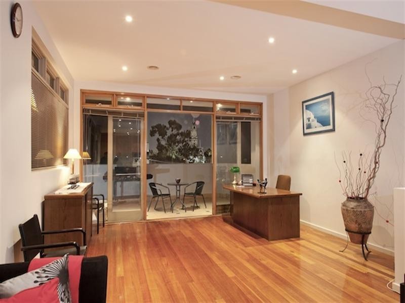 22 Peters Lane, Abbotsford VIC 3067