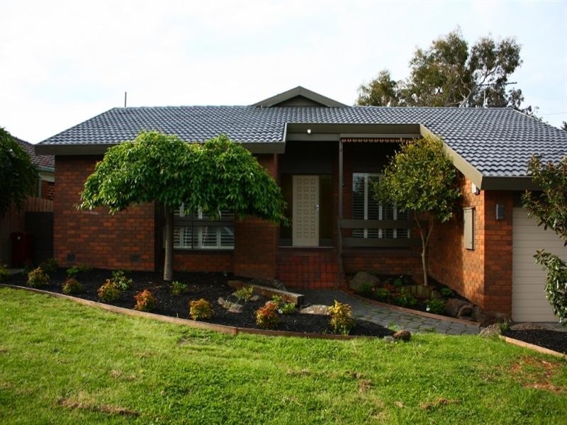 11 Oak Crescent, Templestowe Lower VIC 3107