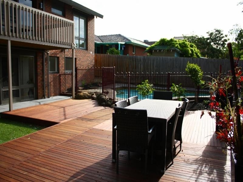 11 Oak Crescent, Templestowe Lower VIC 3107