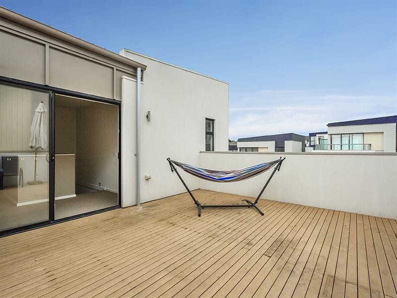 7 Berry Yung Avenue, Burwood VIC 3125