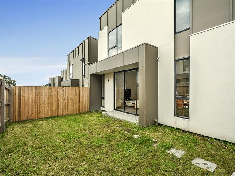 7 Berry Yung Avenue, Burwood VIC 3125