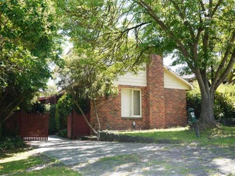 17 Gilmore Road, Doncaster VIC 3108