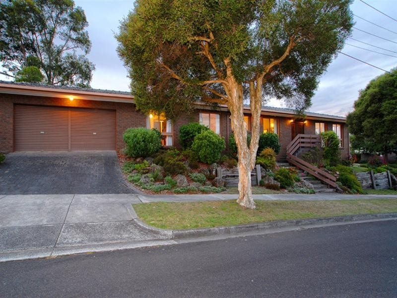 8 Cantala Drive, Doncaster VIC 3108