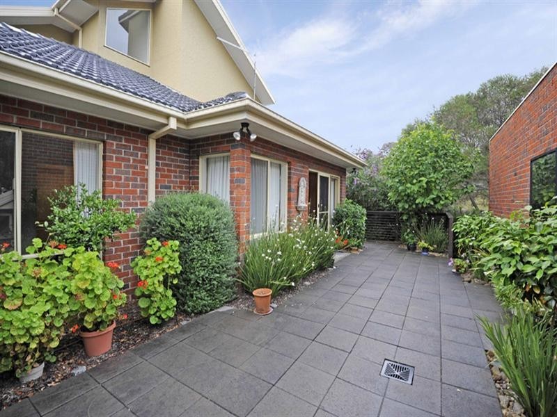 21a Grevillea Road, Doncaster East VIC 3109
