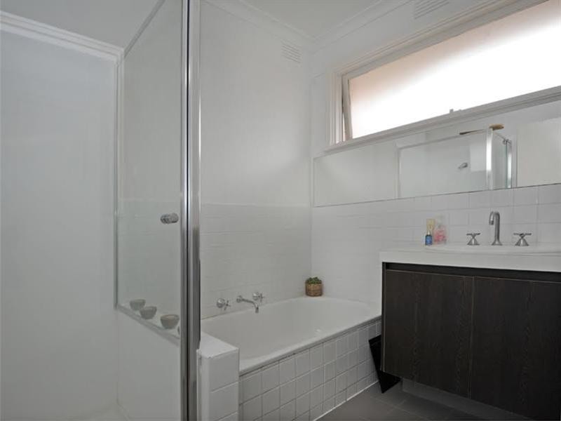 1/51 Rochester Road, Canterbury VIC 3126