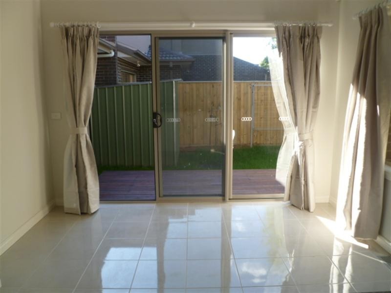 2/14 Grevillea Road, Doncaster East VIC 3109