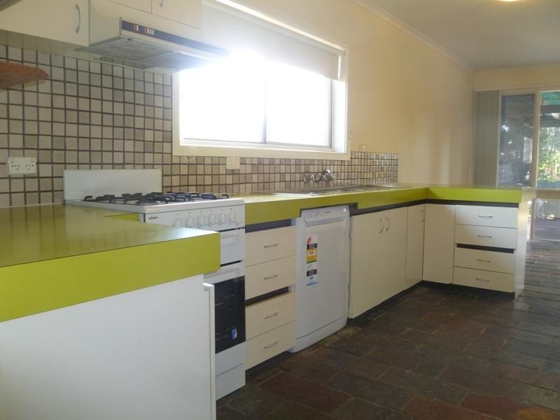 16 The Glen, Donvale VIC 3111