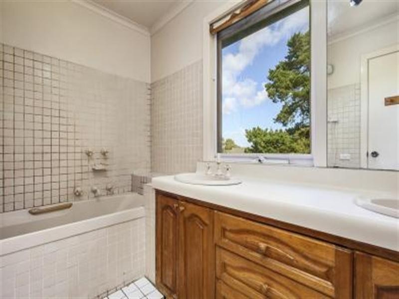 16 The Glen, Donvale VIC 3111