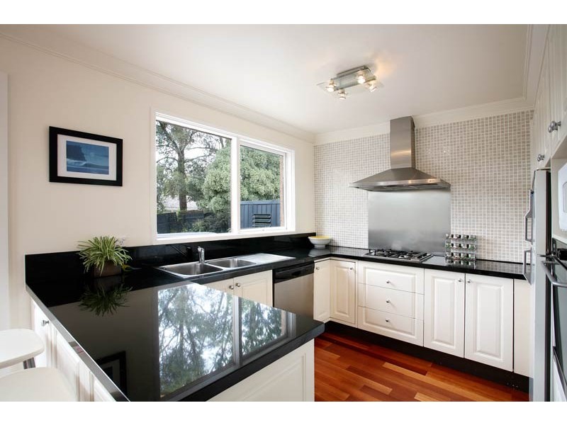 8 Dillwynia Avenue, Templestowe Lower VIC 3107