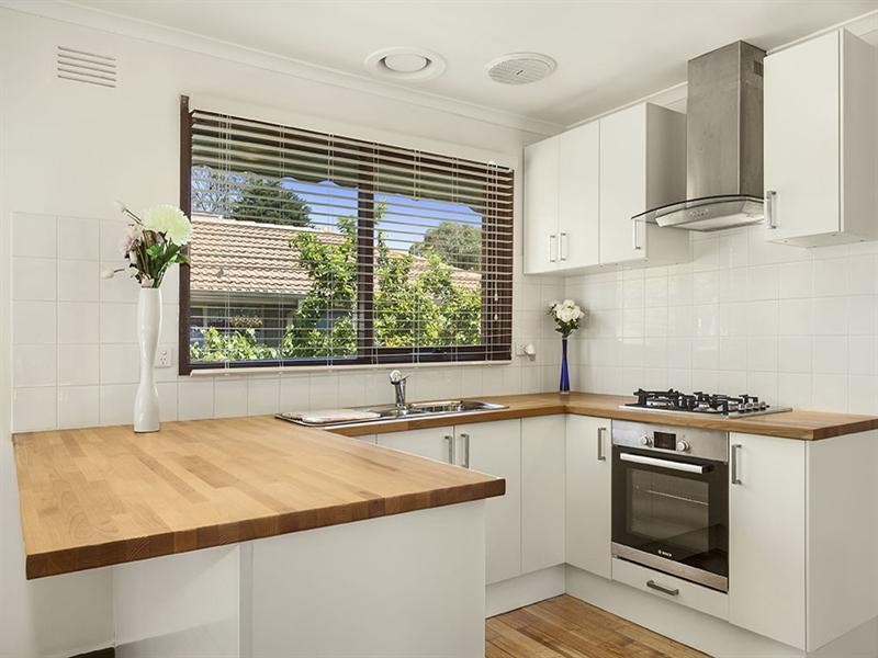 9 Nettelbeck Road, Clayton South VIC 3169