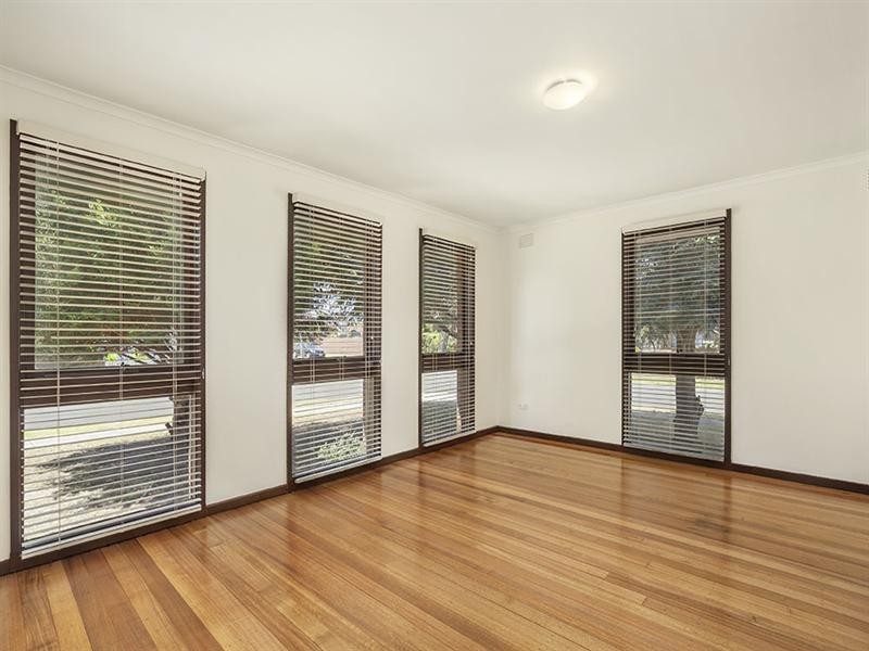 9 Nettelbeck Road, Clayton South VIC 3169