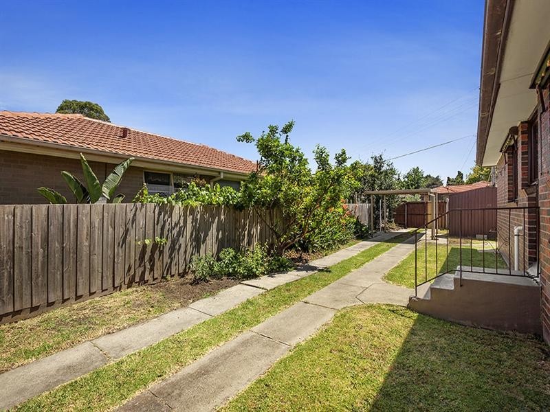 9 Nettelbeck Road, Clayton South VIC 3169