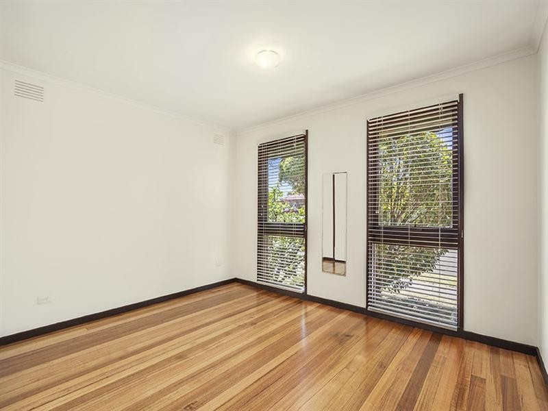 9 Nettelbeck Road, Clayton South VIC 3169
