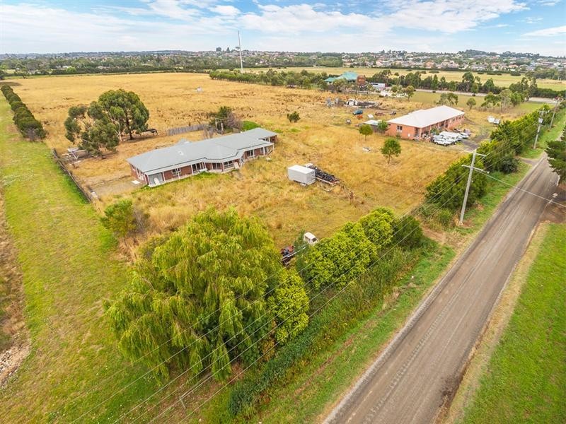 109-115 and 117-123 Homestead, Berwick VIC 3806