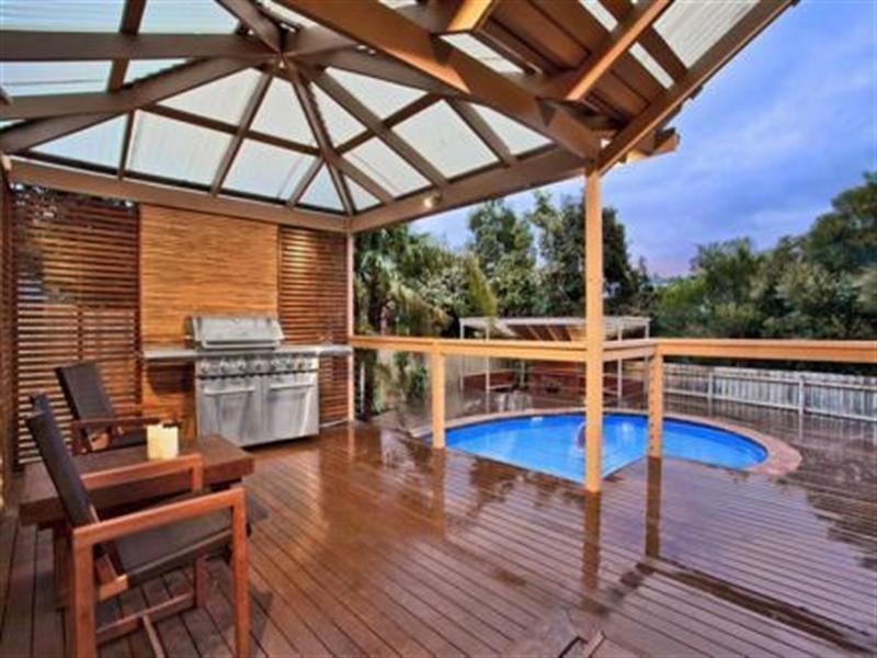 16 Glen Orchard Close, Templestowe VIC 3106