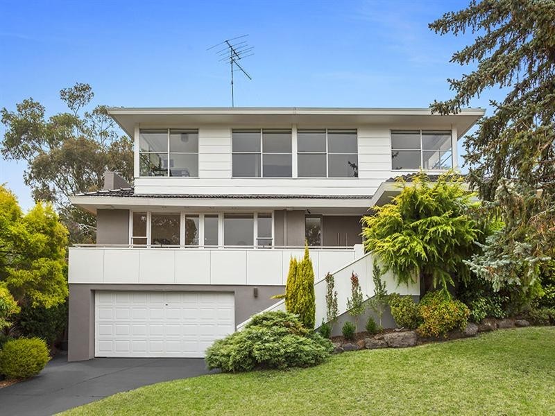 10 Waratah Drive, Templestowe Lower VIC 3107