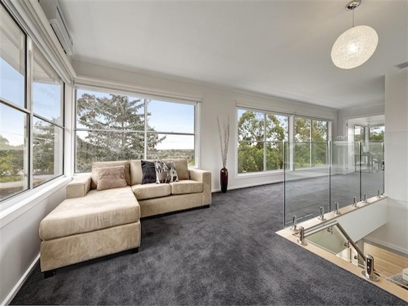 10 Waratah Drive, Templestowe Lower VIC 3107