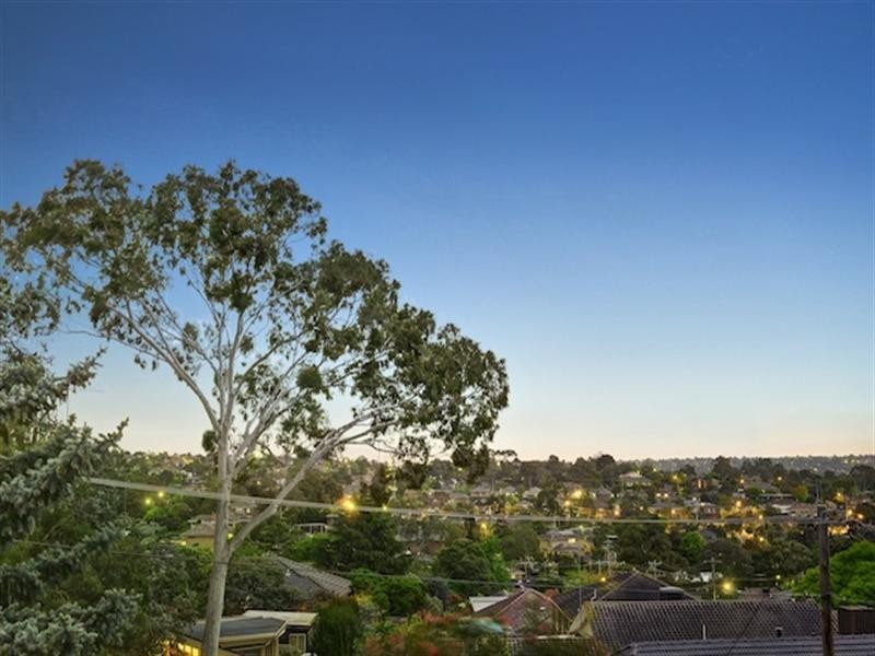 10 Waratah Drive, Templestowe Lower VIC 3107