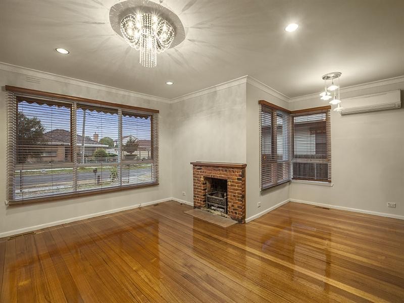 5 Laura Court, Sunshine North VIC 3020