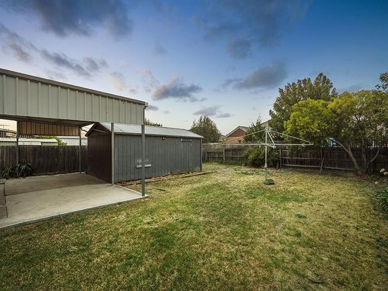 5 Laura Court, Sunshine North VIC 3020