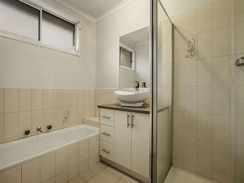 5 Laura Court, Sunshine North VIC 3020
