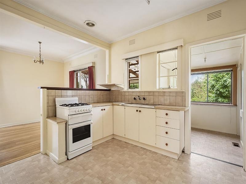 5 Drummond Street, Chadstone VIC 3148