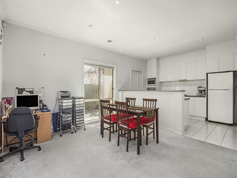 9 Hazel Drive, Templestowe Lower VIC 3107