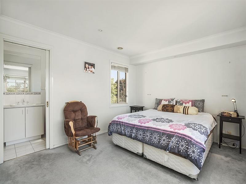 9 Hazel Drive, Templestowe Lower VIC 3107