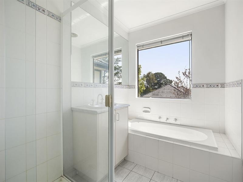 9 Hazel Drive, Templestowe Lower VIC 3107