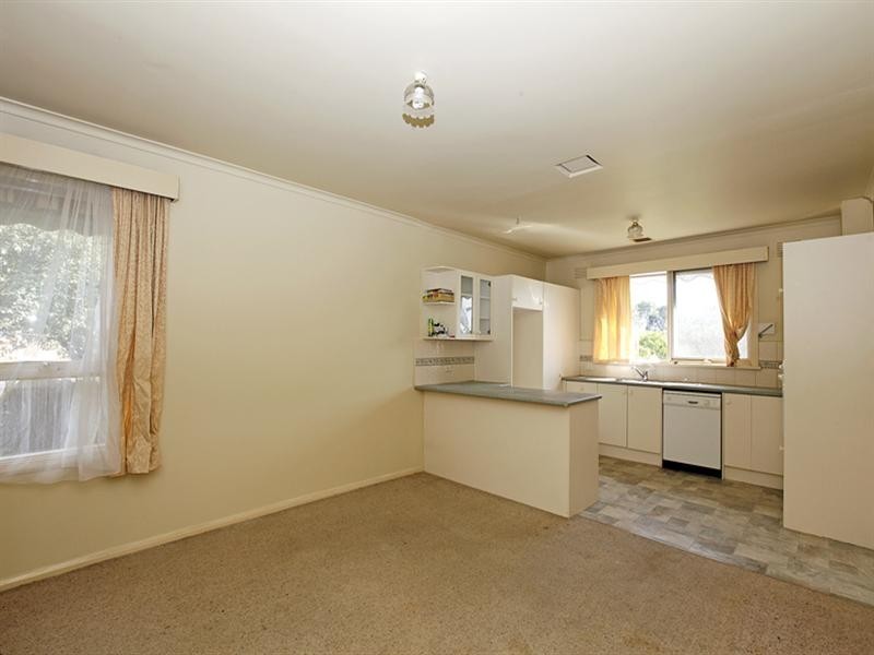 1 Bellevue Avenue, Burwood East VIC 3151