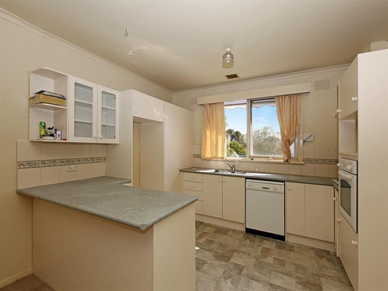 1 Bellevue Avenue, Burwood East VIC 3151