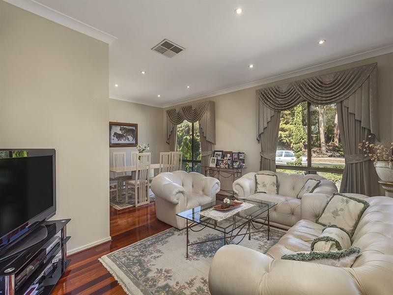 84 Larnoo Drive, Doncaster East VIC 3109