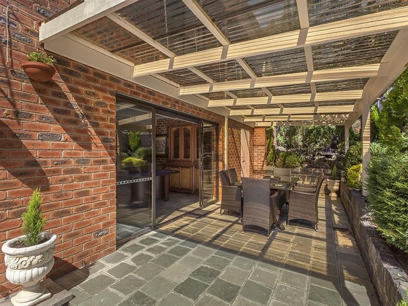 84 Larnoo Drive, Doncaster East VIC 3109