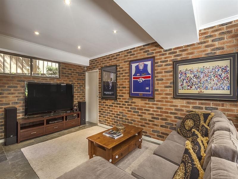 84 Larnoo Drive, Doncaster East VIC 3109