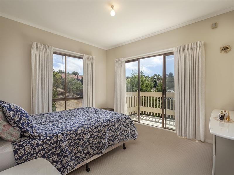 84 Larnoo Drive, Doncaster East VIC 3109