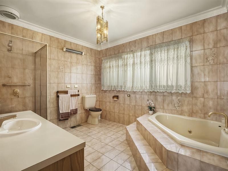 35 Dorking Road, Box Hill VIC 3128