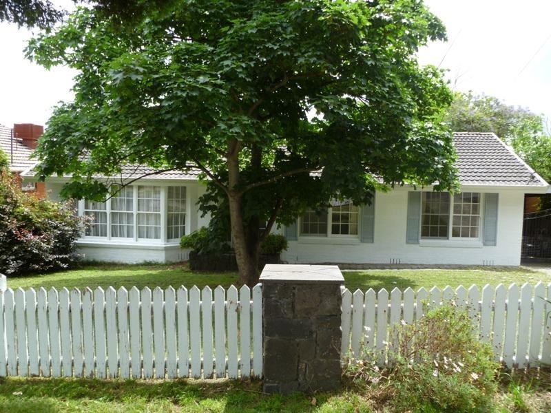 33 Balmoral Avenue, Templestowe Lower VIC 3107