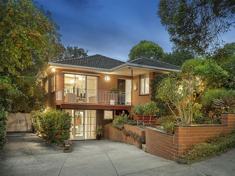 6 Howitt Drive, Templestowe Lower VIC 3107
