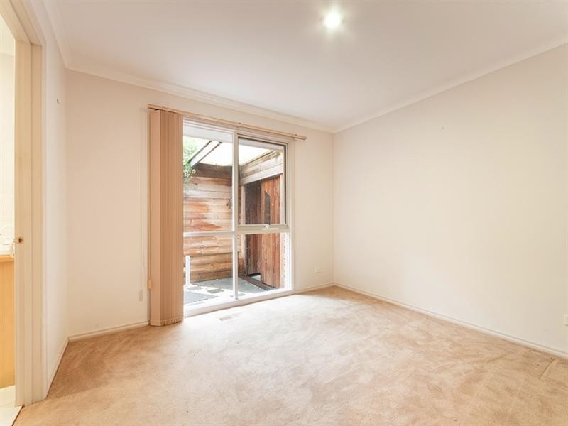 2/8 Minaki Avenue, Doncaster East VIC 3109