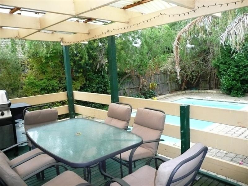 17 Inglewood Close, Doncaster East VIC 3109