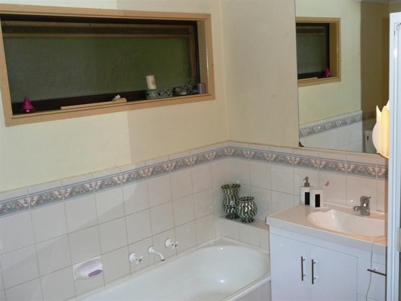 17 Inglewood Close, Doncaster East VIC 3109