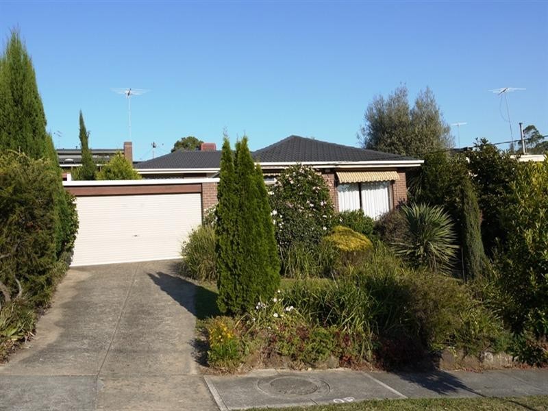 11 Burgundy Drive, Doncaster VIC 3108